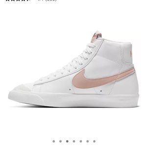 Nike Women’s Blazers Mid 77’ Vintage Sneakers